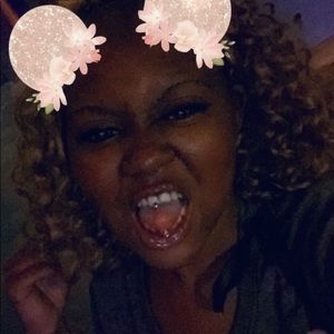 Meet your Posher, Casey